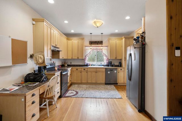 1824 NE Waterfront St, Newberg, OR 97132