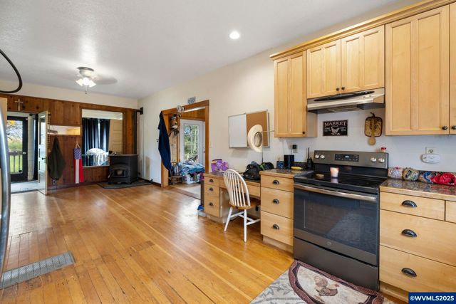 1824 NE Waterfront St, Newberg, OR 97132