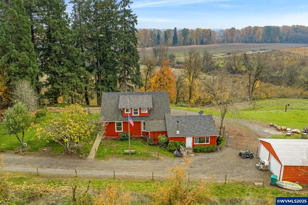 1824 NE Waterfront St, Newberg, OR 97132