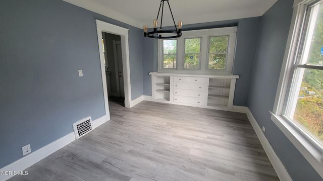 3110 Cambridge Street, Toledo, OH 43610