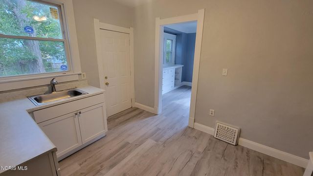 3110 Cambridge Street, Toledo, OH 43610
