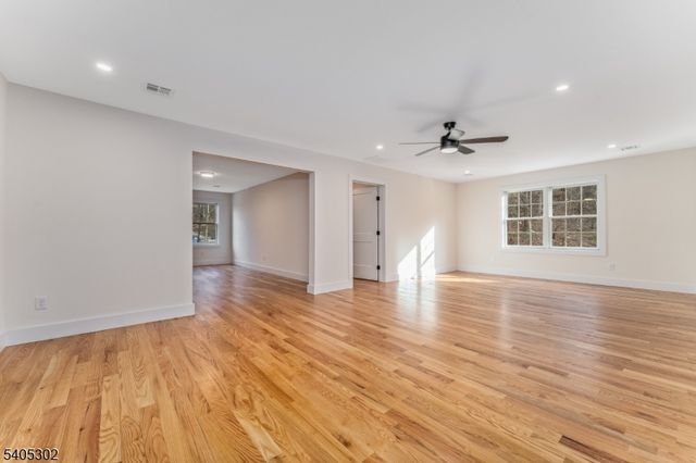 51 Staats Rd, Bethlehem Twp., NJ 08804