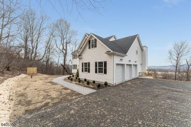 51 Staats Rd, Bethlehem Twp., NJ 08804