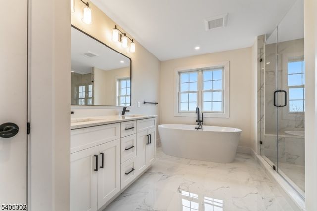 51 Staats Rd, Bethlehem Twp., NJ 08804