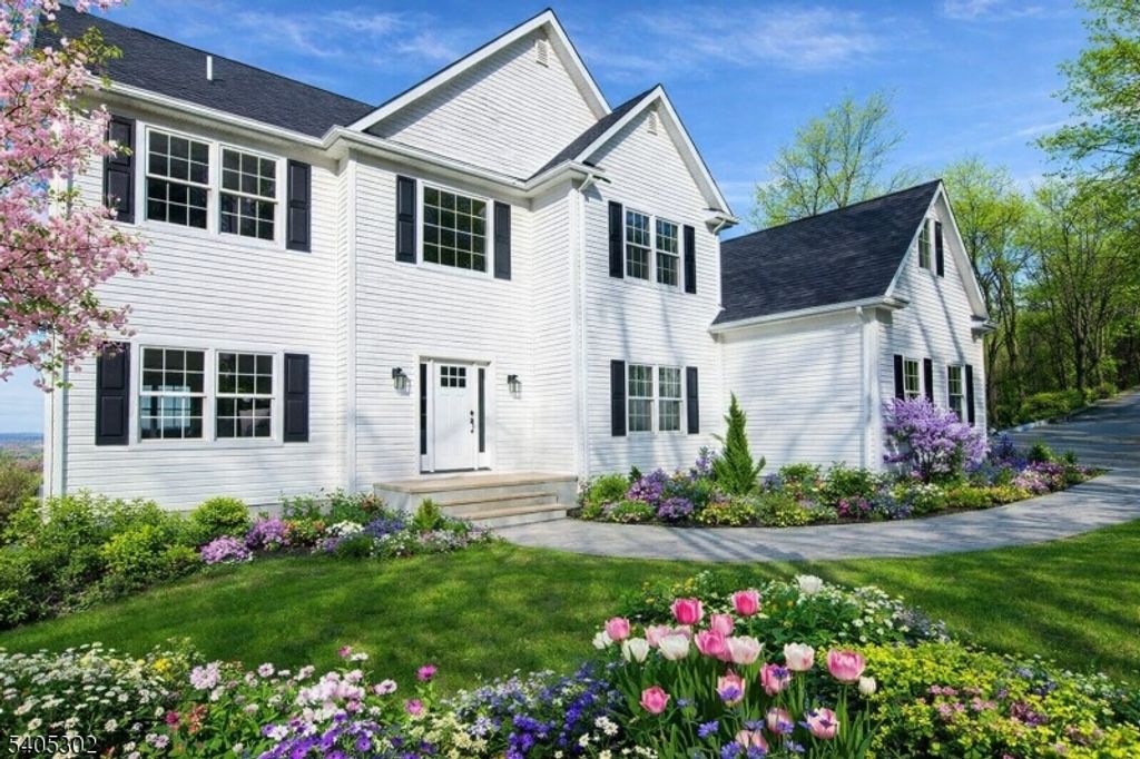 51 Staats Rd, Bethlehem Twp., NJ 08804