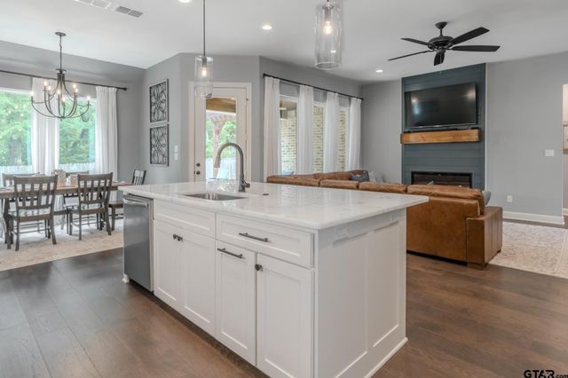 807 Redwing Way, Whitehouse, TX 75791