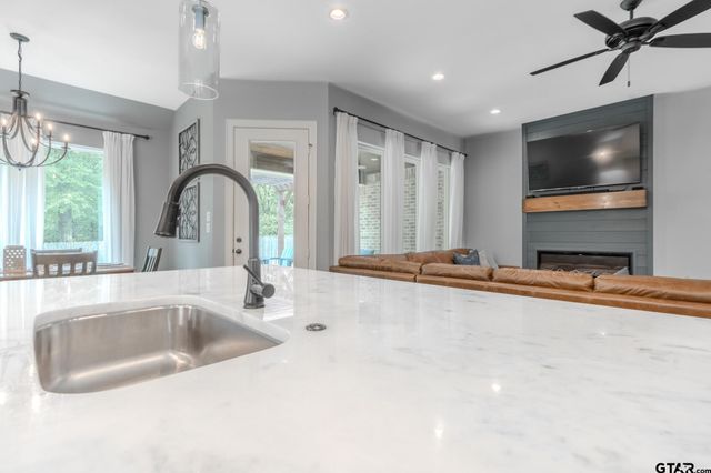 807 Redwing Way, Whitehouse, TX 75791