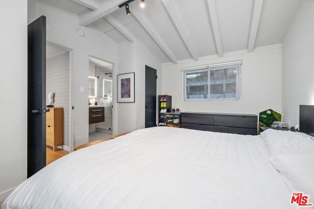 20608 Haynes Street, Winnetka (los Angeles), CA 91306