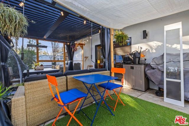 20608 Haynes Street, Winnetka (los Angeles), CA 91306