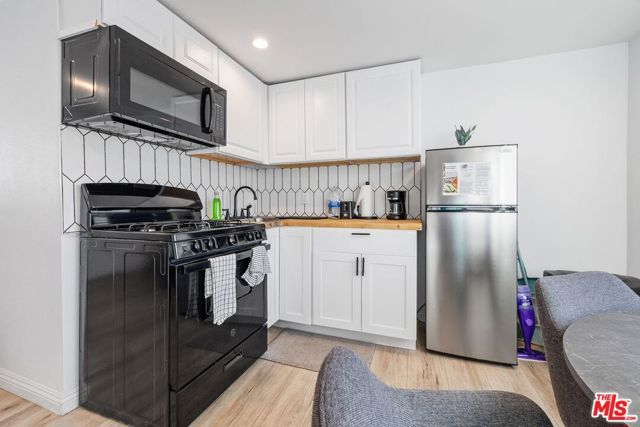 20608 Haynes Street, Winnetka (los Angeles), CA 91306