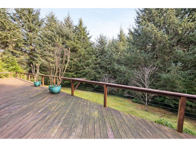 83391 S COVE Dr, Florence, OR 97439