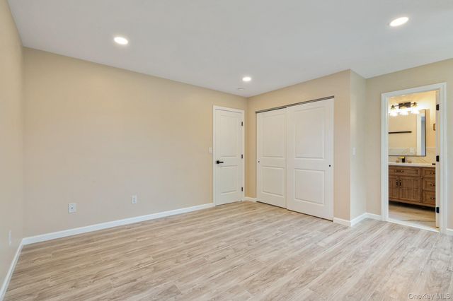 6 Doe Path, Coram, NY 11727