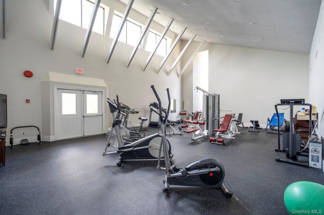 6 Doe Path, Coram, NY 11727