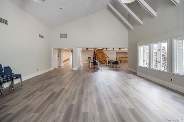 6 Doe Path, Coram, NY 11727