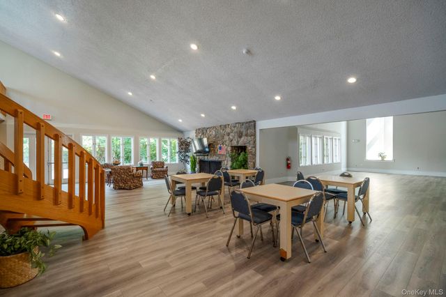 6 Doe Path, Coram, NY 11727