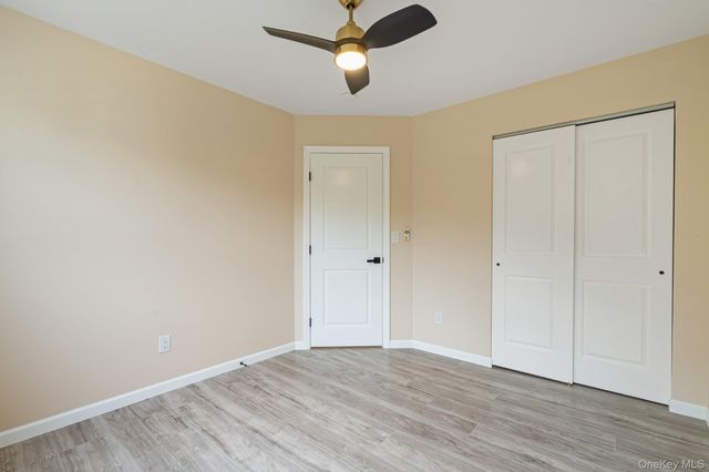 6 Doe Path, Coram, NY 11727