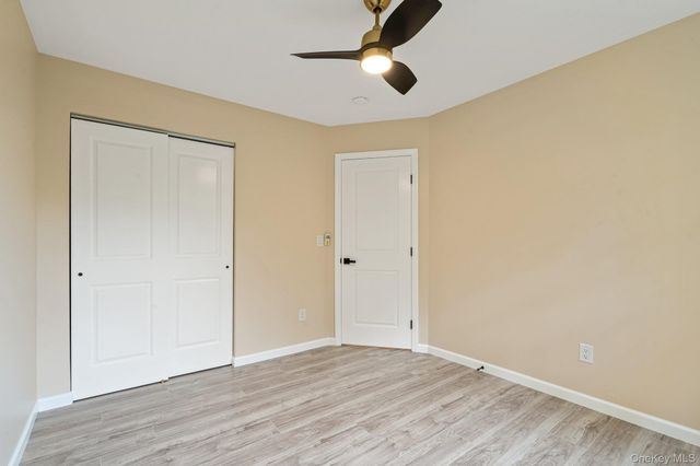 6 Doe Path, Coram, NY 11727