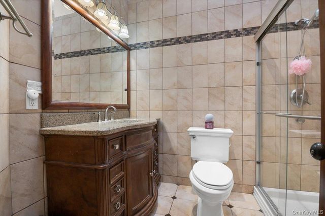 1 Windsor Court, Amityville, NY 11701