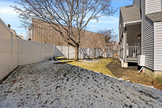 1 Windsor Court, Amityville, NY 11701