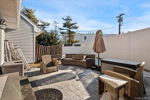 1 Windsor Court, Amityville, NY 11701