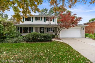 18984 Briarwood Lane, Clinton Township, MI 48036