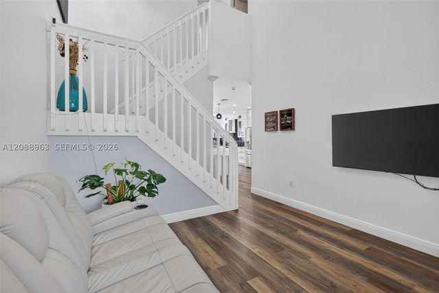 214 Riverwalk Cir, Sunrise, FL 33326