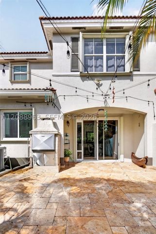 214 Riverwalk Cir, Sunrise, FL 33326