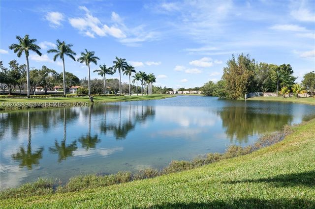 214 Riverwalk Cir, Sunrise, FL 33326