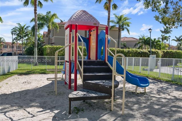 214 Riverwalk Cir, Sunrise, FL 33326