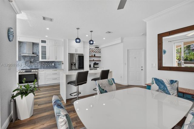 214 Riverwalk Cir, Sunrise, FL 33326