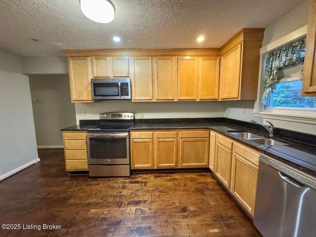 1912 Milburt Dr, Louisville, KY 40223