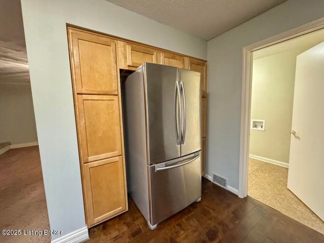 1912 Milburt Dr, Louisville, KY 40223