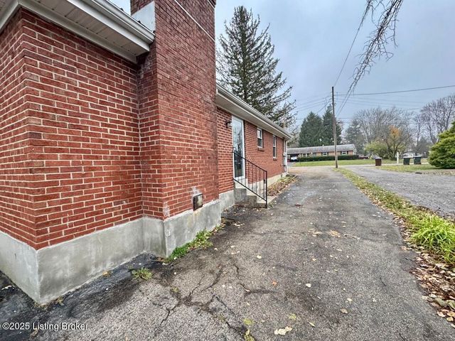 1912 Milburt Dr, Louisville, KY 40223