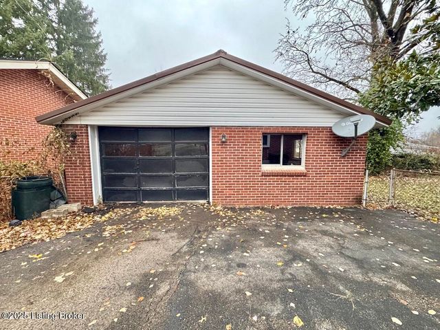 1912 Milburt Dr, Louisville, KY 40223