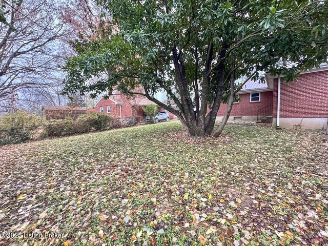 1912 Milburt Dr, Louisville, KY 40223