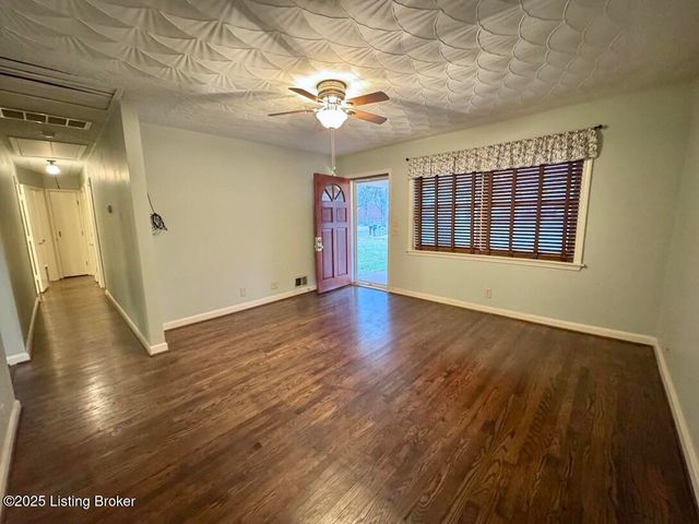 1912 Milburt Dr, Louisville, KY 40223