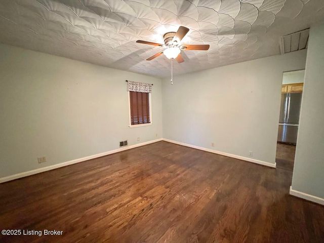 1912 Milburt Dr, Louisville, KY 40223