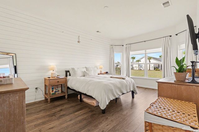 811 Spindel Dr., Myrtle Beach, SC 29588