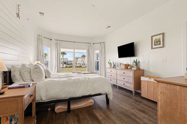 811 Spindel Dr., Myrtle Beach, SC 29588