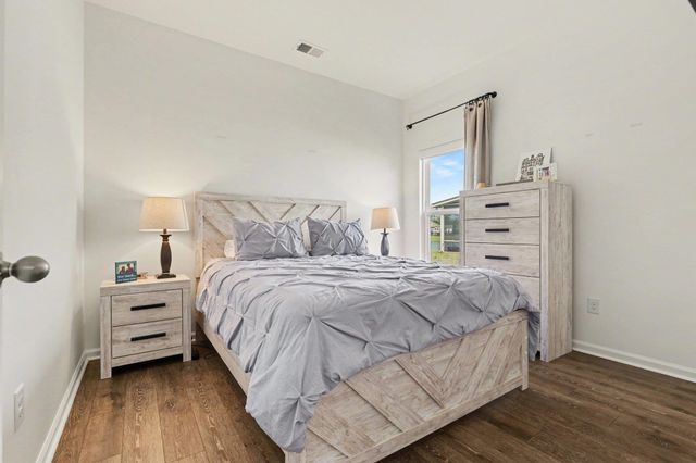 811 Spindel Dr., Myrtle Beach, SC 29588