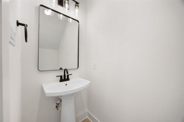 243 Rebecca Street F, Houston, TX 77022