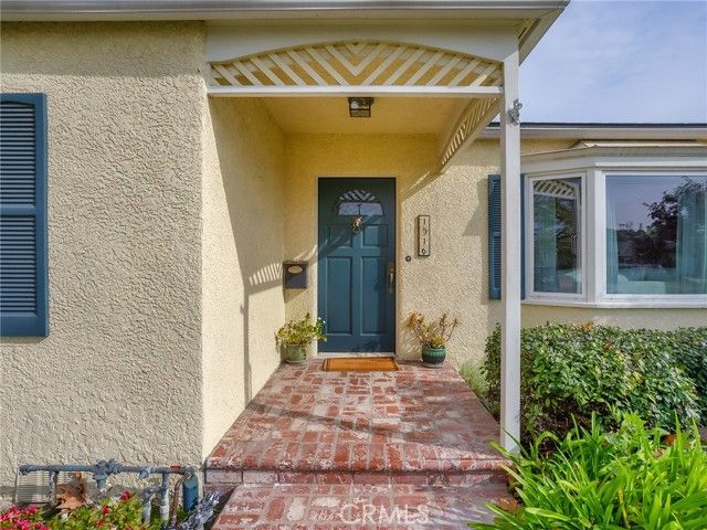 1516 N Pepper Street, Burbank, CA 91505