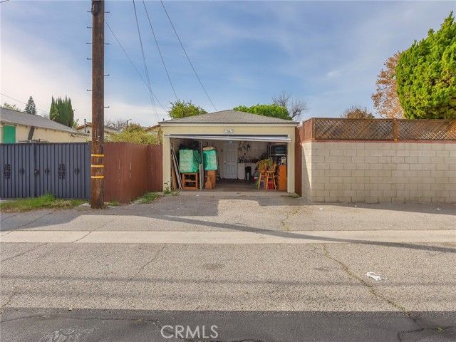 1516 N Pepper Street, Burbank, CA 91505