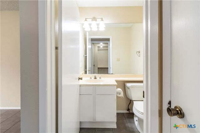 915 Silver Quail Lane, Austin, TX 78758
