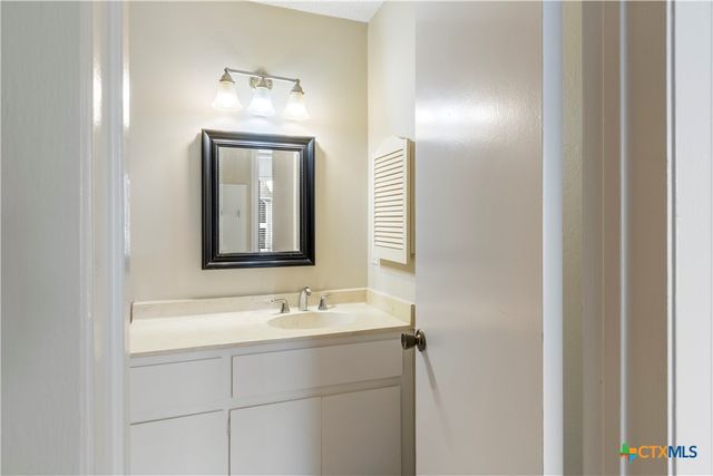 915 Silver Quail Lane, Austin, TX 78758