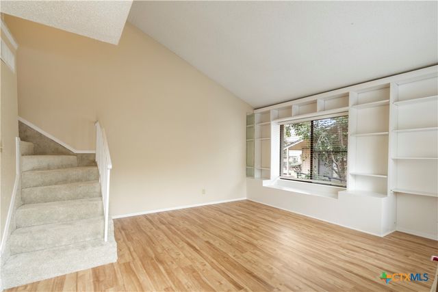 915 Silver Quail Lane, Austin, TX 78758