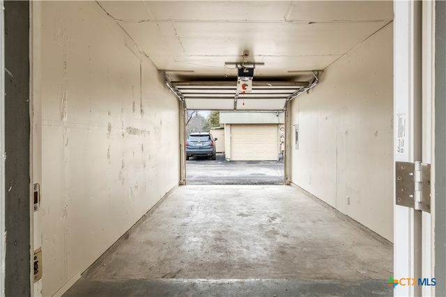 915 Silver Quail Lane, Austin, TX 78758