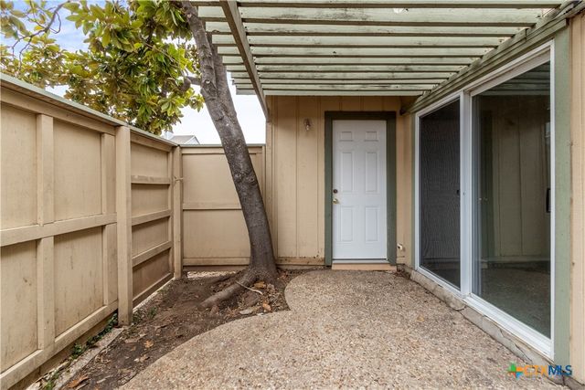 915 Silver Quail Lane, Austin, TX 78758