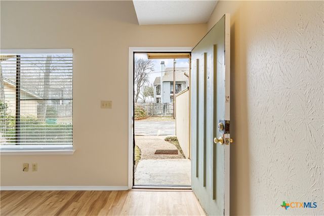 915 Silver Quail Lane, Austin, TX 78758