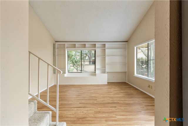 915 Silver Quail Lane, Austin, TX 78758